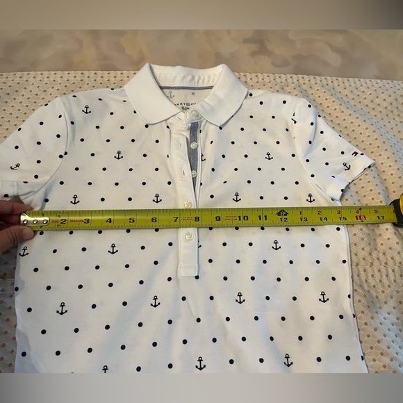 🌹2/$20🌹NWOT Tommy Hilfiger All Over Printed Polo Shirt - White - Picture 6 of 7